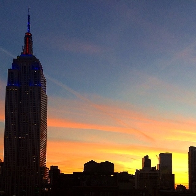 #NYCsunset from the 22nd Floor … #nycsunset #rooftopbarsnyc #nyclife #nycnightli…