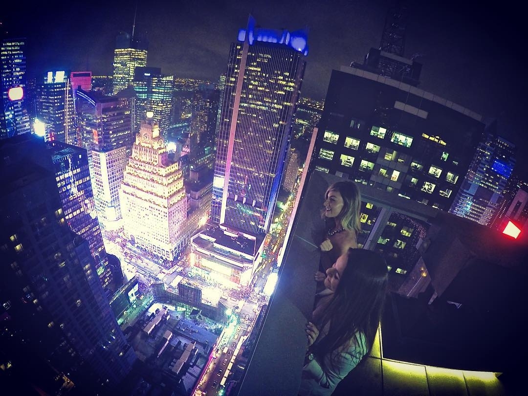 See the #mostanticipated @timessquareballdrop from the #rooftop #Classic #Memora…