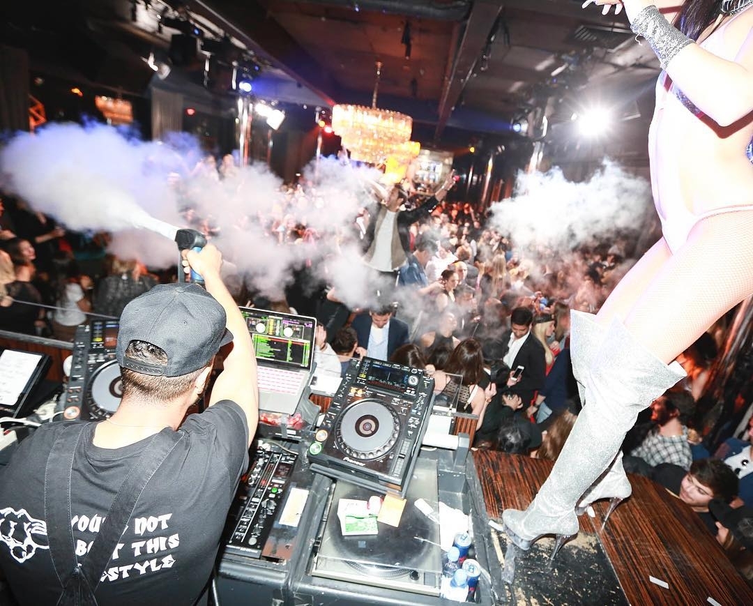 #SunsetSaturdays coming atcha!

Tune into our snapchat (Username: PHDRooftopNY) …