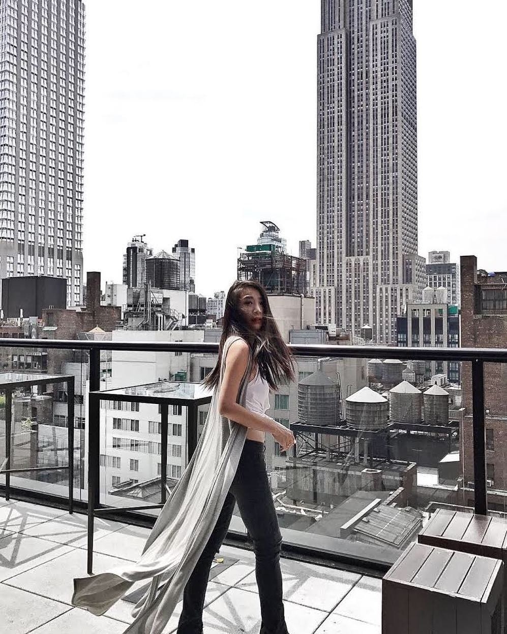 Sky-high views got us like : @emlee7…  #rooftopbarsnyc #nyclife #nycnightlife…