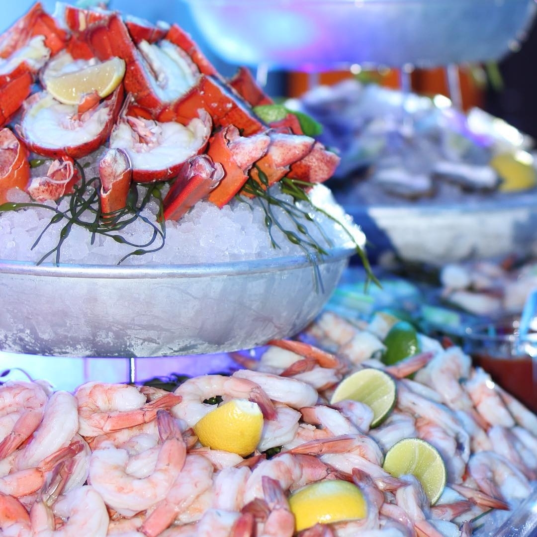 #Feast for the #seafoodlover ️️ #lobsters #Scallops #Shrimps #oyst…