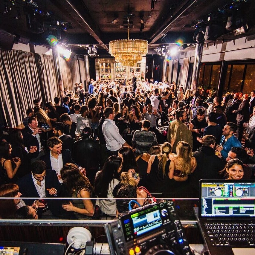 Going 
#PHDRooftop… #phdrooftop #rooftopbarsnyc #nyclife #nycnightlife…