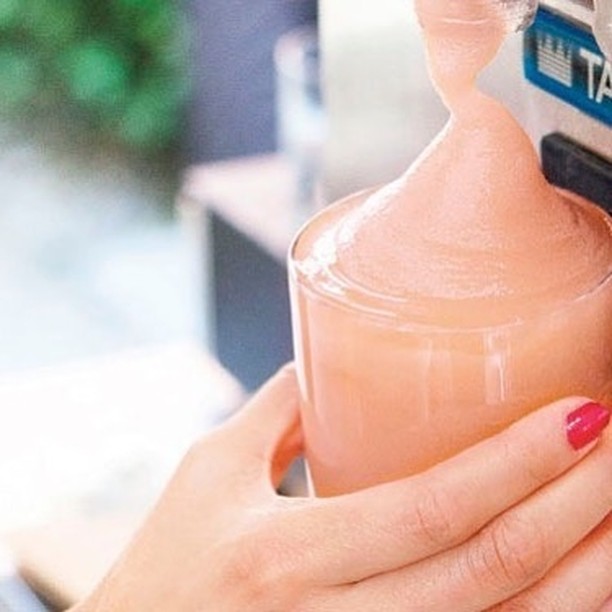 Do you like frozen drinks ? Stop by for happy hour 2pm-7pm! #happyhour #frozendr…