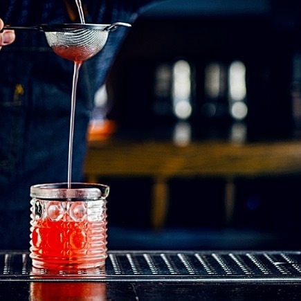 A chilly Wednesday means one thing: #BELOW60BottomsUp! Join us for #happyhour dr…