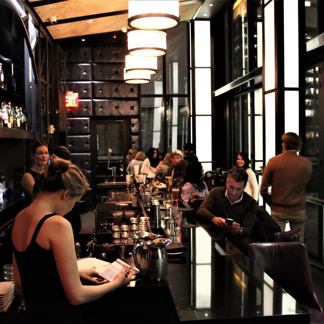 Tut tut, it might be raining but in here it is cozy! Bring on #BELOW60BottomsUp!…