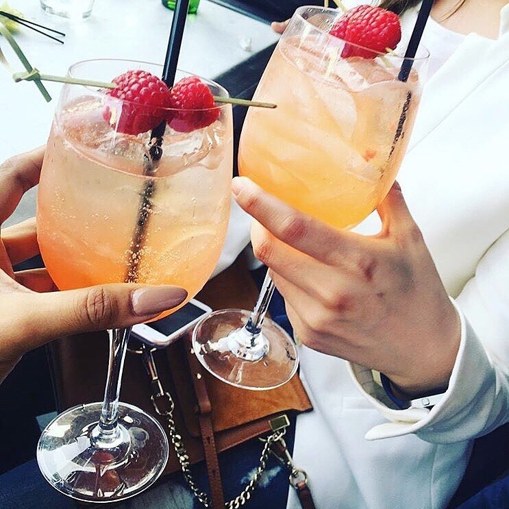 Monday’s !
 @kellyramsawak…  #rooftopbarsnyc #nyclife #nycnightlife…