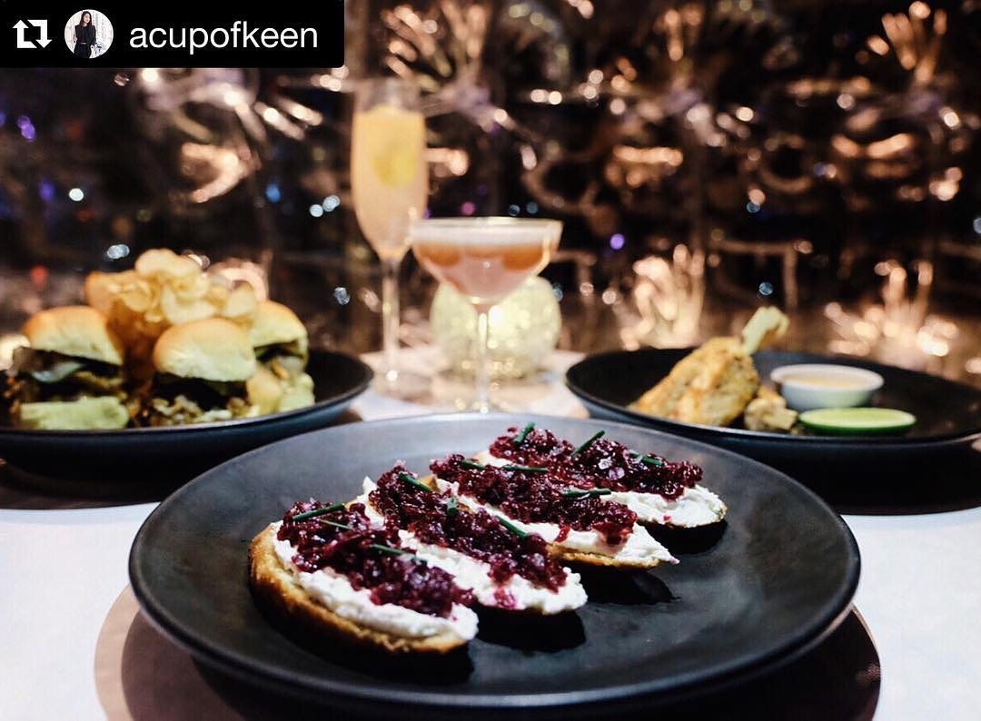 #Appetizers by @chefnickp enjoyed by @acupofkeen and @xtramoney inside the #Bar5…