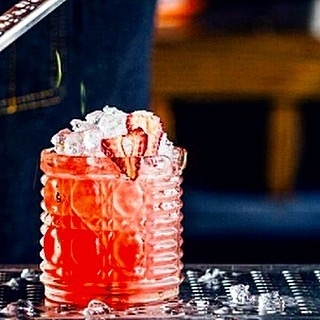 Brr! It is most certainly #BELOW60BottomsUp! Visit us this evening 430-630 for h…