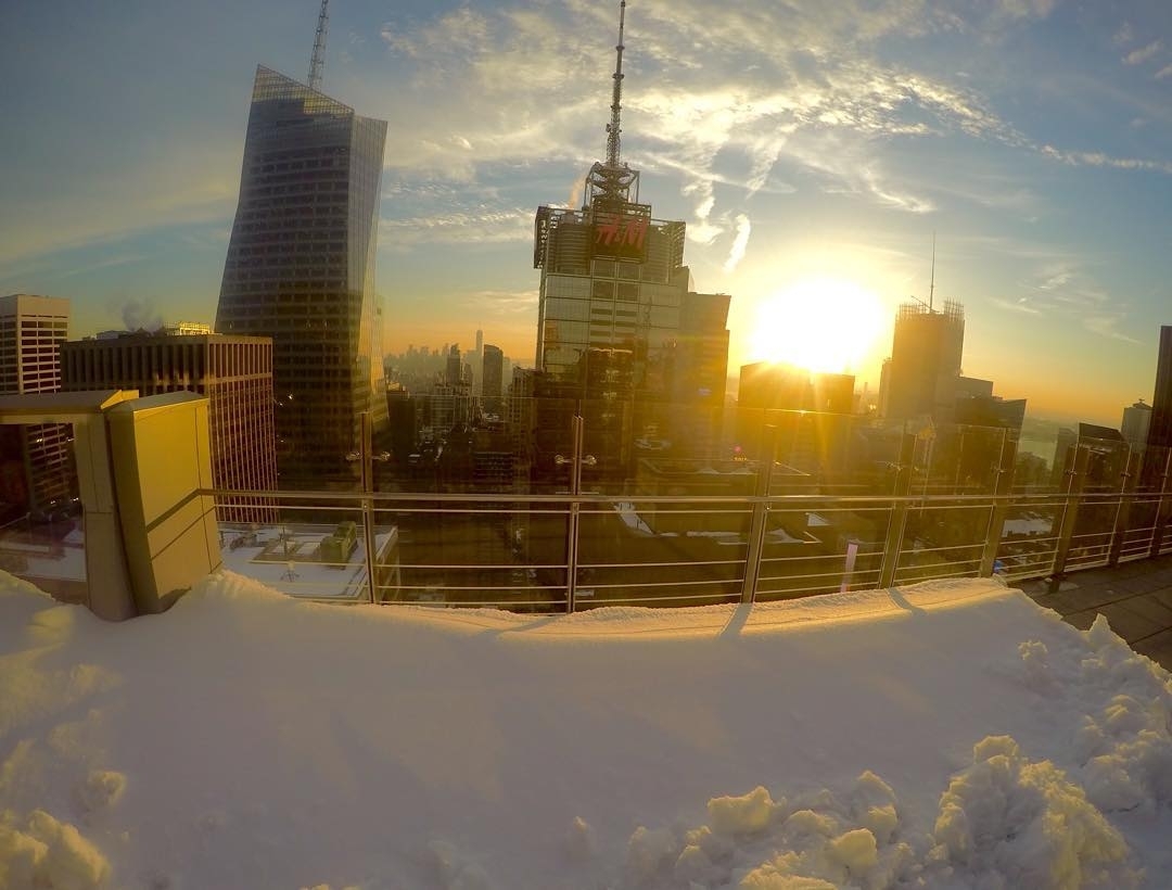 Hello #NewYorkCity  #AfterTheStormPhoto #postblizzard2016 #inahyattworld #sunset…