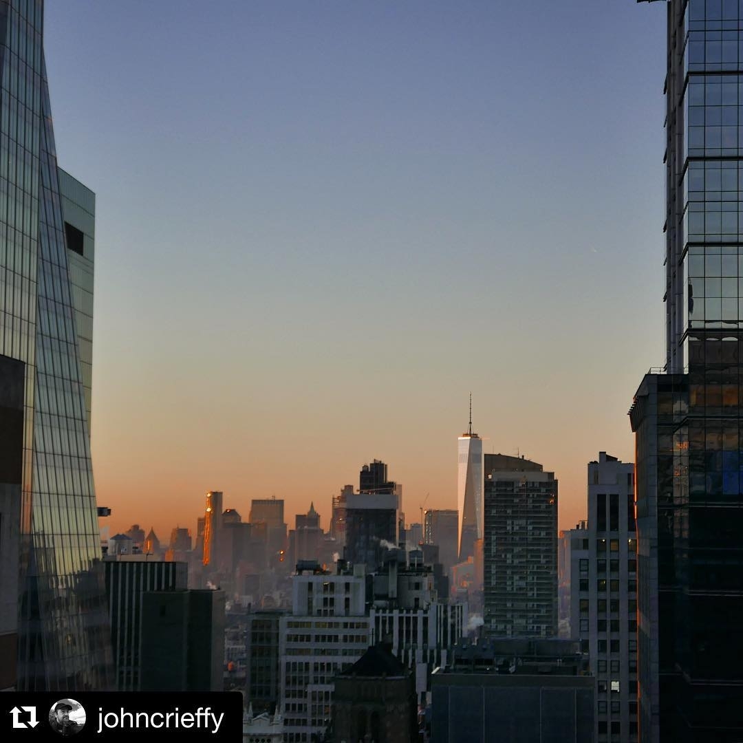#WakeUp to #seeforever 
#UnlockNYC #NYC #SkylineView #PreferredHotel #Manhattan …