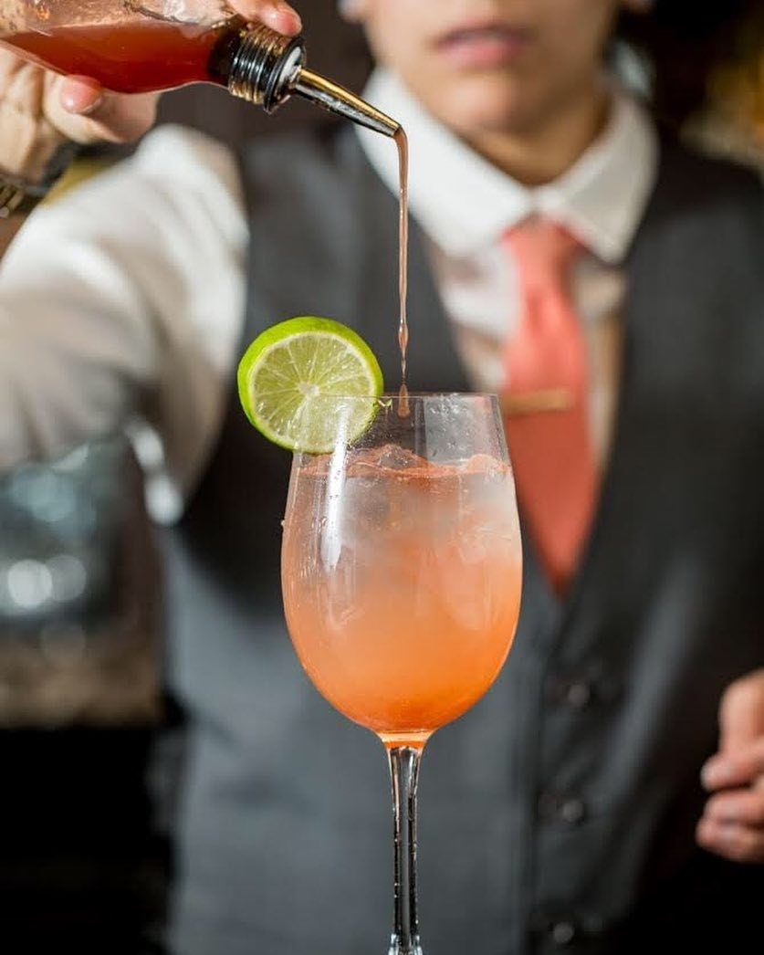 Tuesday drinkin’ starts NOW. #happyhour… #happyhour #rooftopbarsnyc #nyclife #ny…