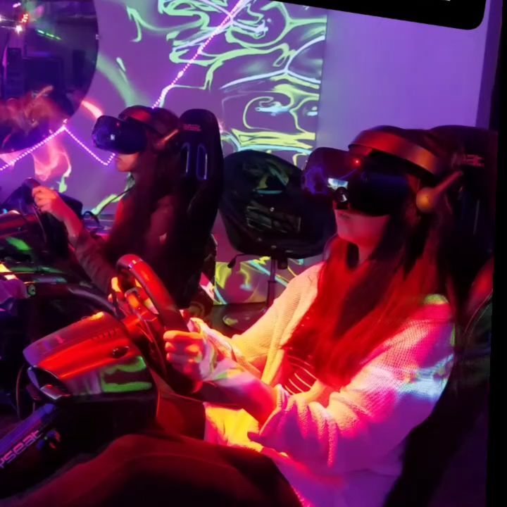 Go for a virtual ride around the globe with our VR driving simulator!! 
.
.
180 …