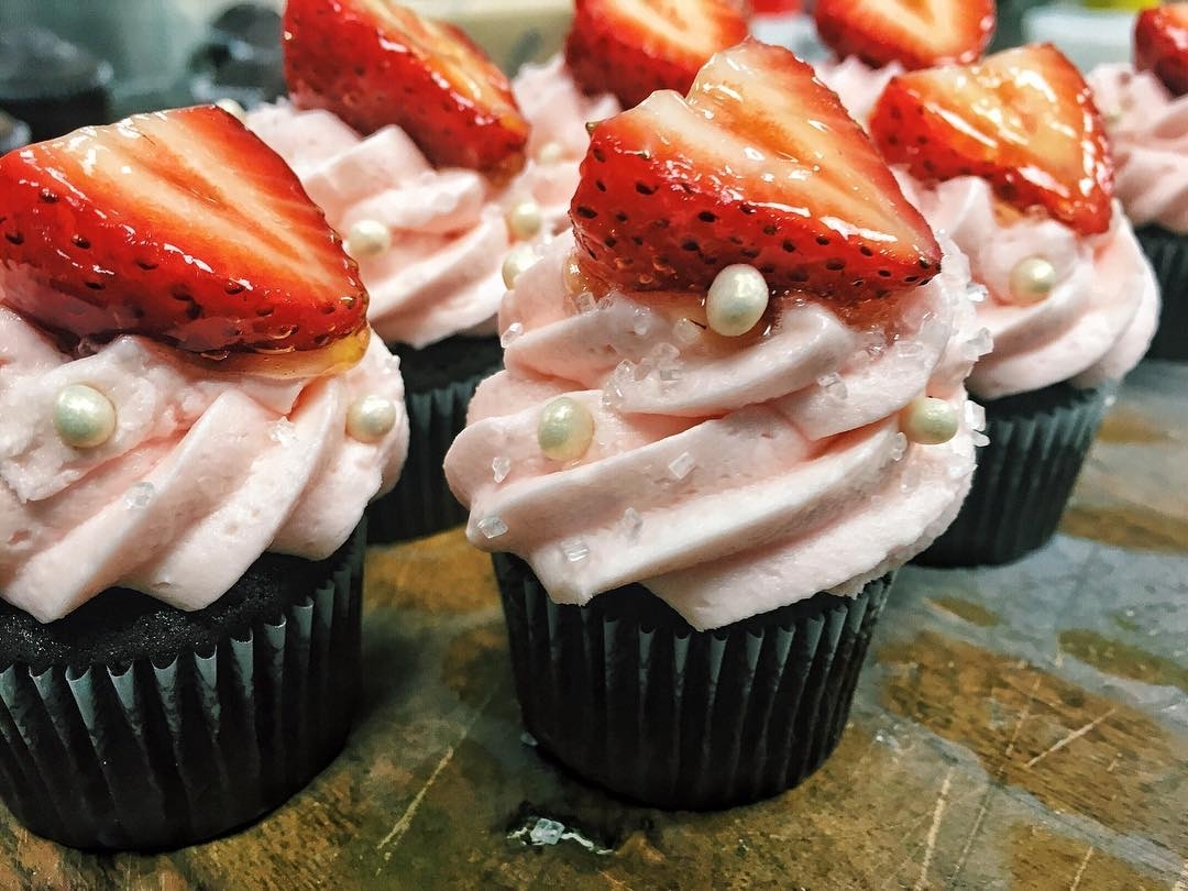 A #BirthdayGirl will get #spoiled today #HappyBirthday #nyceeeeeats #eeeeeats #c…