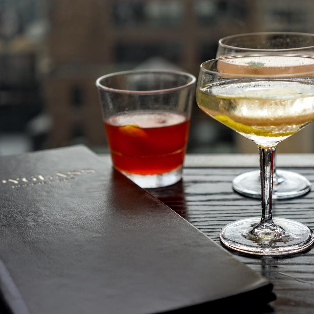 Get the gang together– it’s cocktail o’clock. : @myphotosandeats…  #rooftopbarsn…