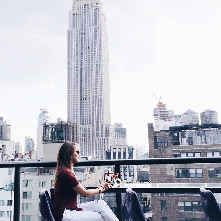 Sometimes you need to hit pause before you can move forward : @xioarleen…  #roof…