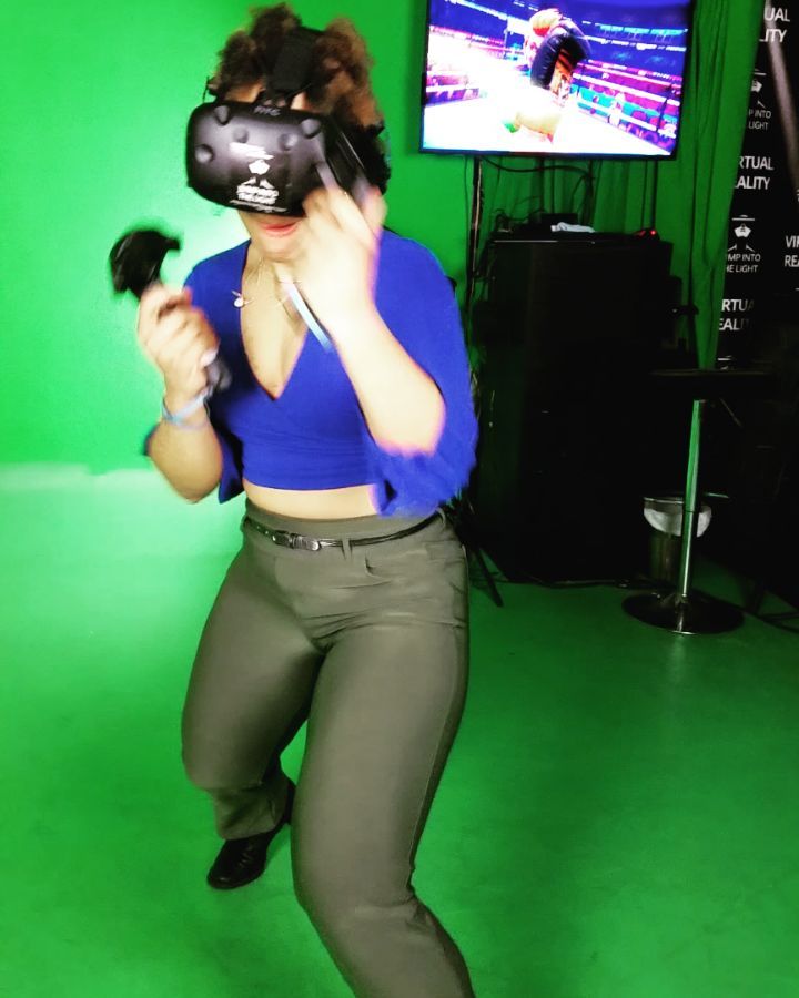 She will knock you out! Amateur mid weight boxer @kayiri_sj fighing in CreedVR ….