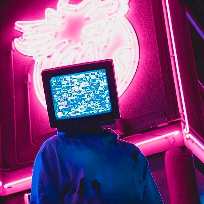 Anything is possible after you put the googles on! Jump into VR
.
.
180 Orchard …