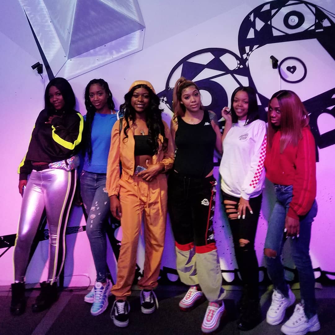 Experince VR with your friends, its the best way!
BOOK you VR B-Day Party with u…