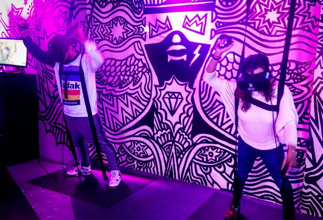 Date night idea: VR skydiving into the grand canyon.
Tag your crush below and wi…