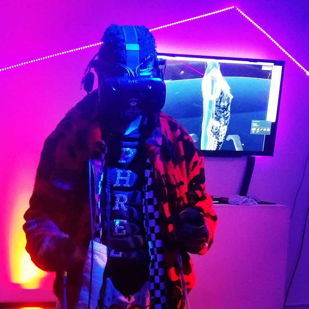 @phreeart checking out virtual fashion. .
.
180 Orchard st
.
.
#fashion #designe…