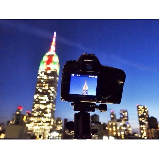 Capturing the bright City Lights : @rosenwing…  #rooftopbarsnyc #nyclife #nycnig…