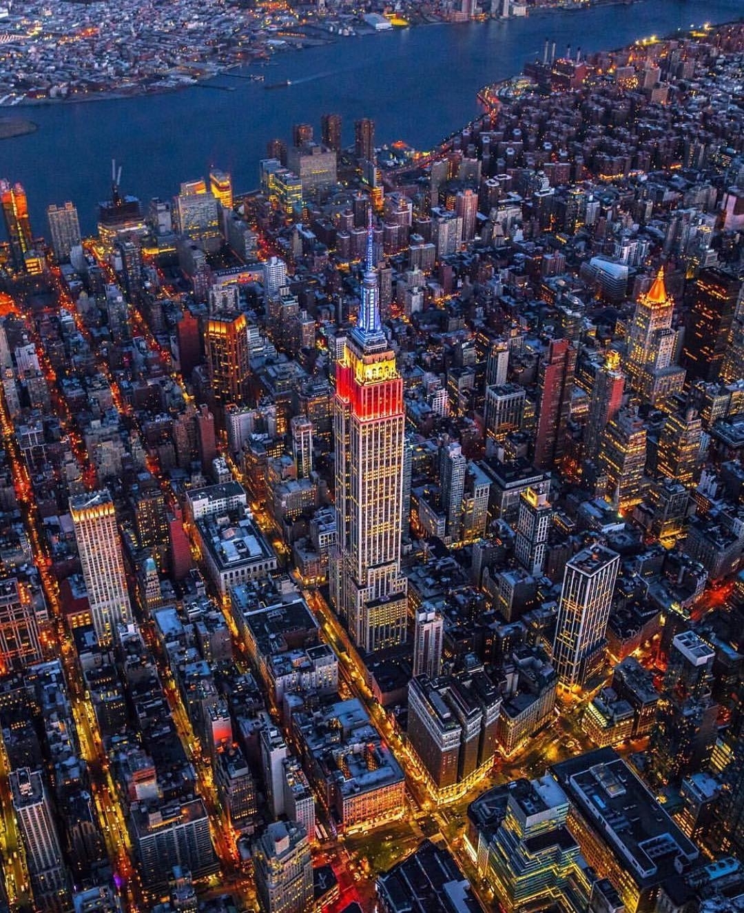 We’re spoiled with majestic views & colorful #Skyscrapers in #NewYorkCity Thanks…
