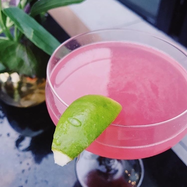 Soaking in this sun and sipping bright : @lashesonsunday…  #rooftopbarsnyc #nycl…