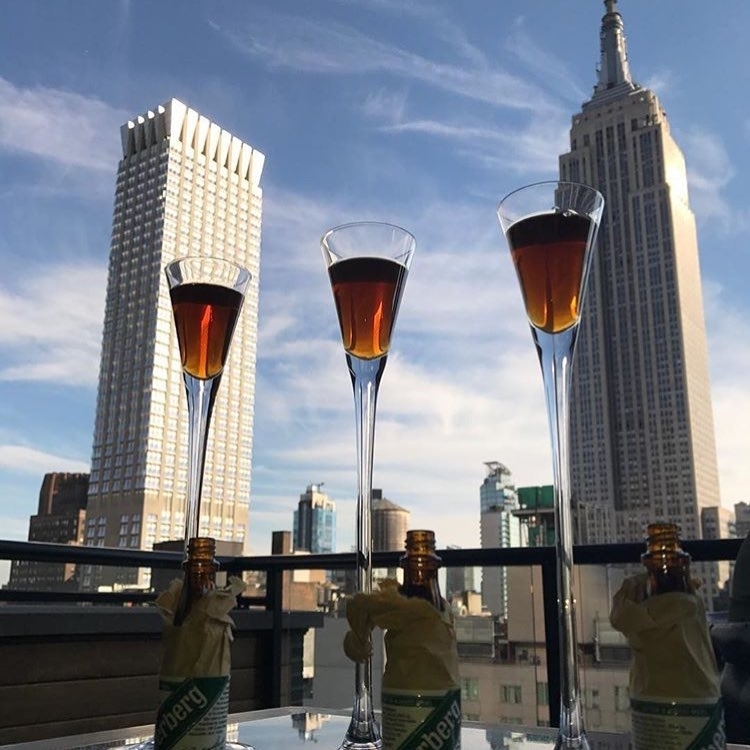 Friday is  see you tonight! (: @dgerowpr)… #rooftopbarsnyc #nyclife #nycnightlif…