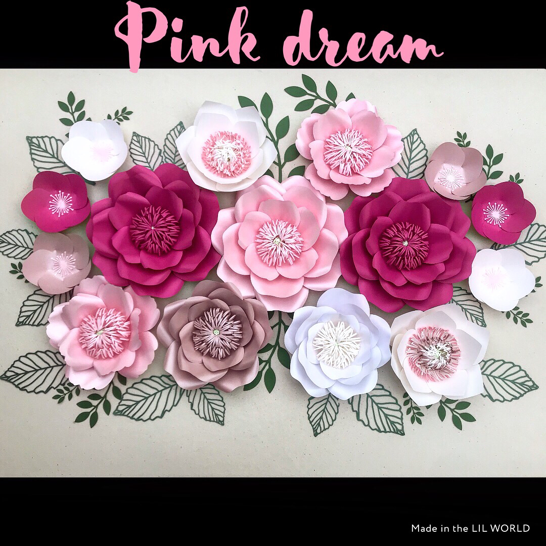 One of my favorite set 
This is a set of 15 flowers  Leaves and hooks are includ…