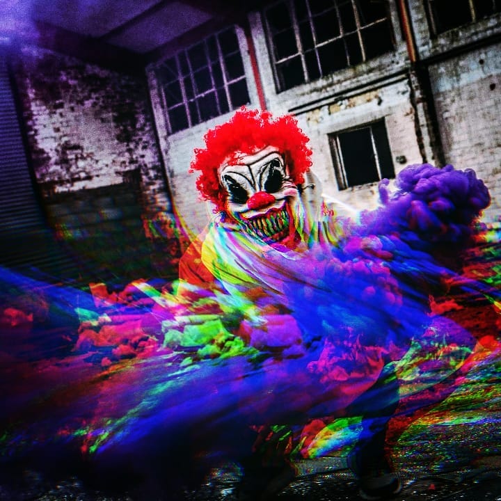 Its HALLOWEEN! come in for some horryfic virtual reality experiences. Walk the h…