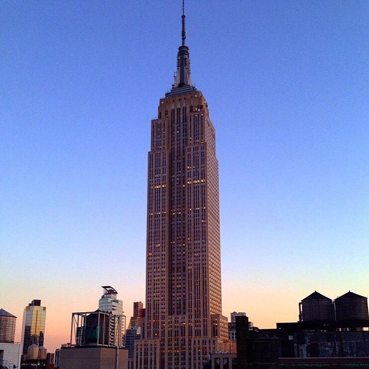 Sundays with a view.
: @mrarchitect214 #regram… #regram #rooftopbarsnyc #nyclife…