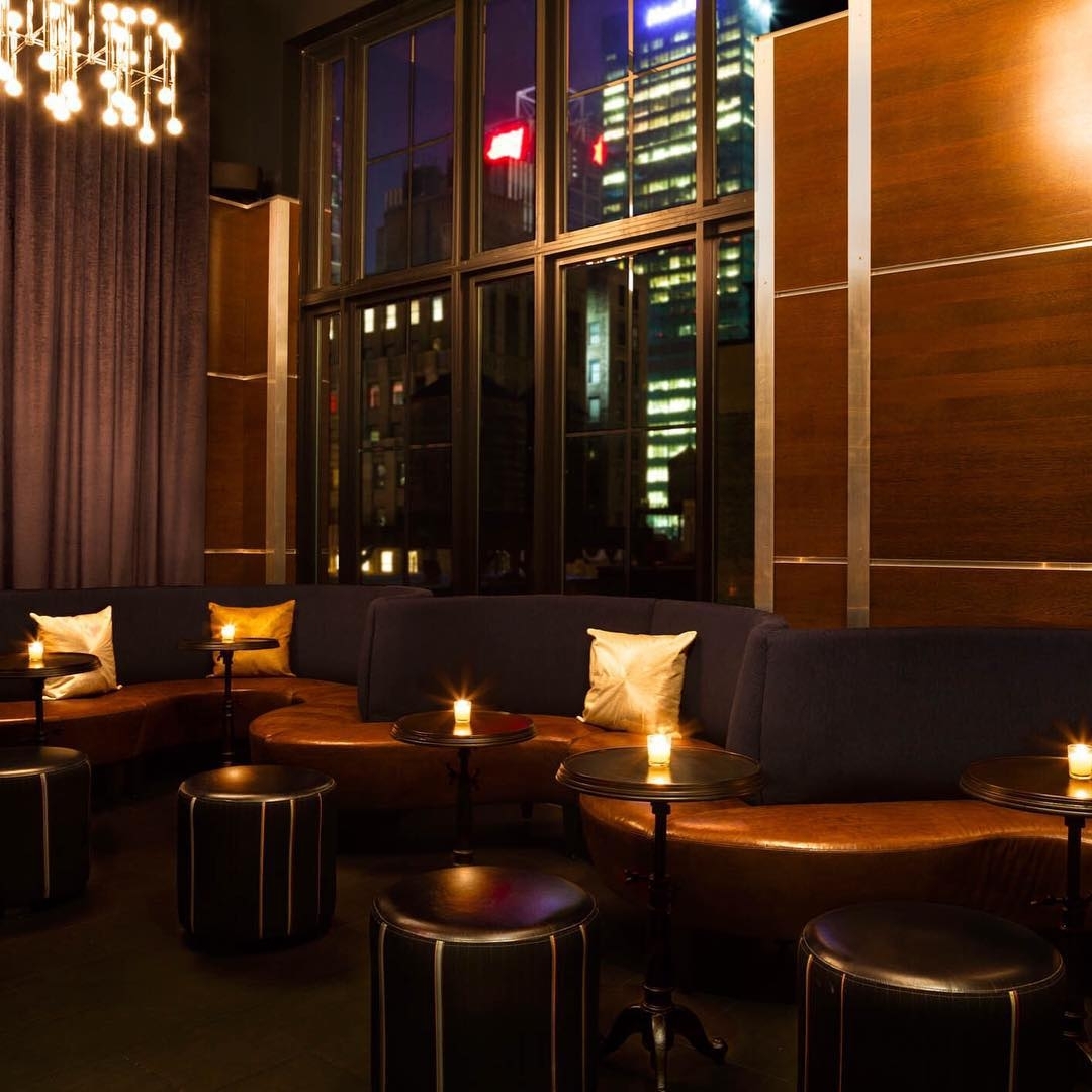 Romance, 22 floors up…. #rooftopbarsnyc #nyclife #nycnightlife…