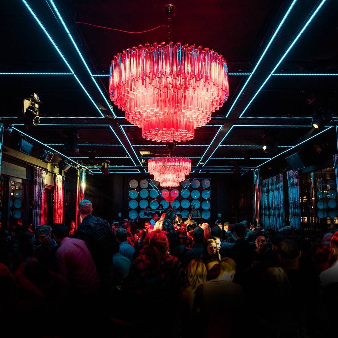 All through the late night…. #rooftopbarsnyc #nyclife #nycnightlife…