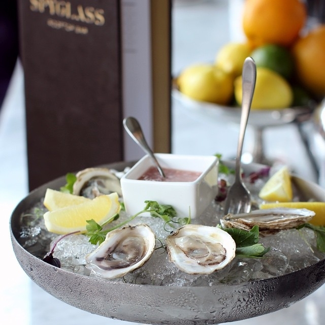 Today feels like an Oyster Rooftop Monday, doesn’t it?… #rooftopbarsnyc #nyclife…