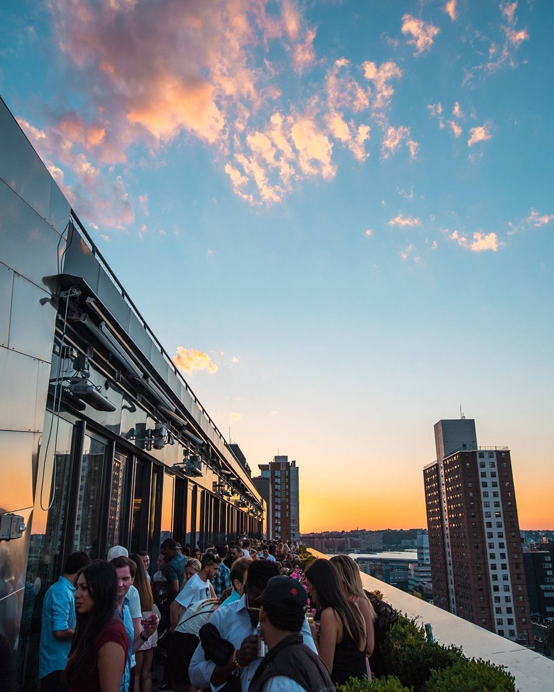 Yet another beautiful evening to #PartyontheRoof…. #partyontheroof #rooftopbarsn…
