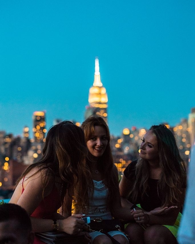 Grab the gang. Head to the roof.

After Work Thursdays @ 6pm…. #rooftopbarsnyc #…