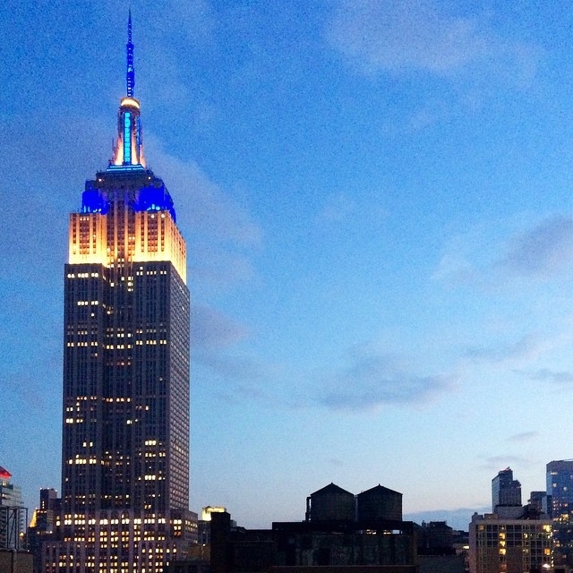 Grey day, clear night! ESB looking more handsome than ever…. #rooftopbarsnyc #ny…