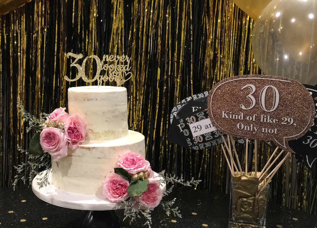 30th Birthday: the Golden Age! •
•
#decorationnyc #custom #birthdaynyc #graceato…