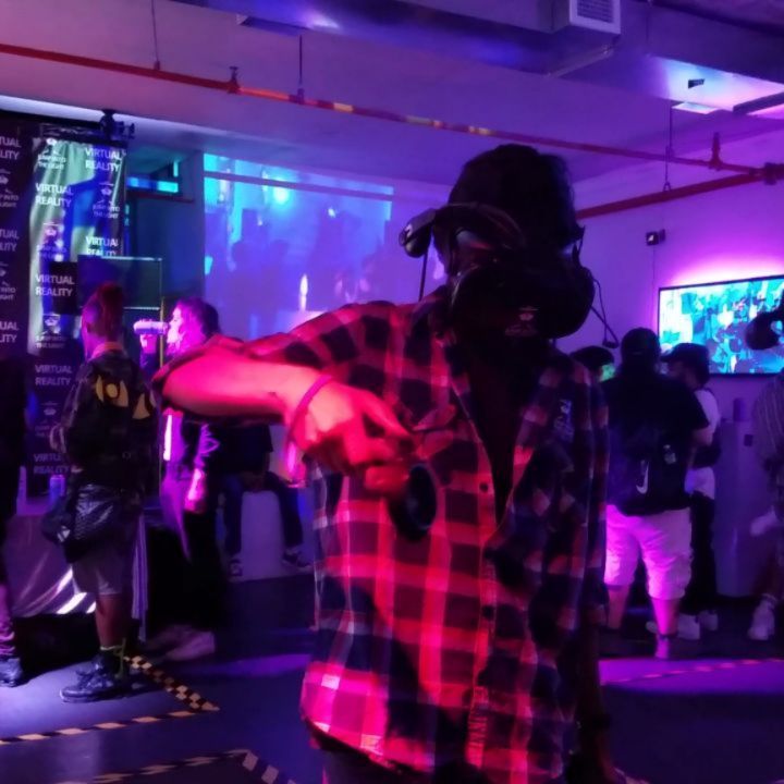 VRxMUSIC
#trebletuesdays are always fun!! Great lineup of live performers and DJ…