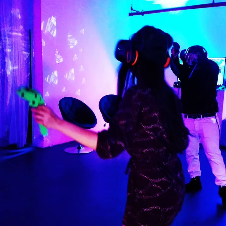 Get in the zone!! Zombies are after you and they are coming from all sides and d…
