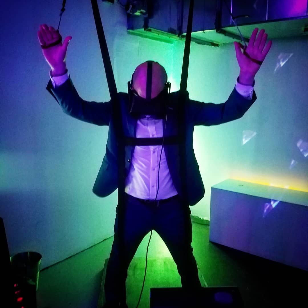 Have you tried Virtual Reality skydiving? Jump into Niagra Falls or Grand Canyon…