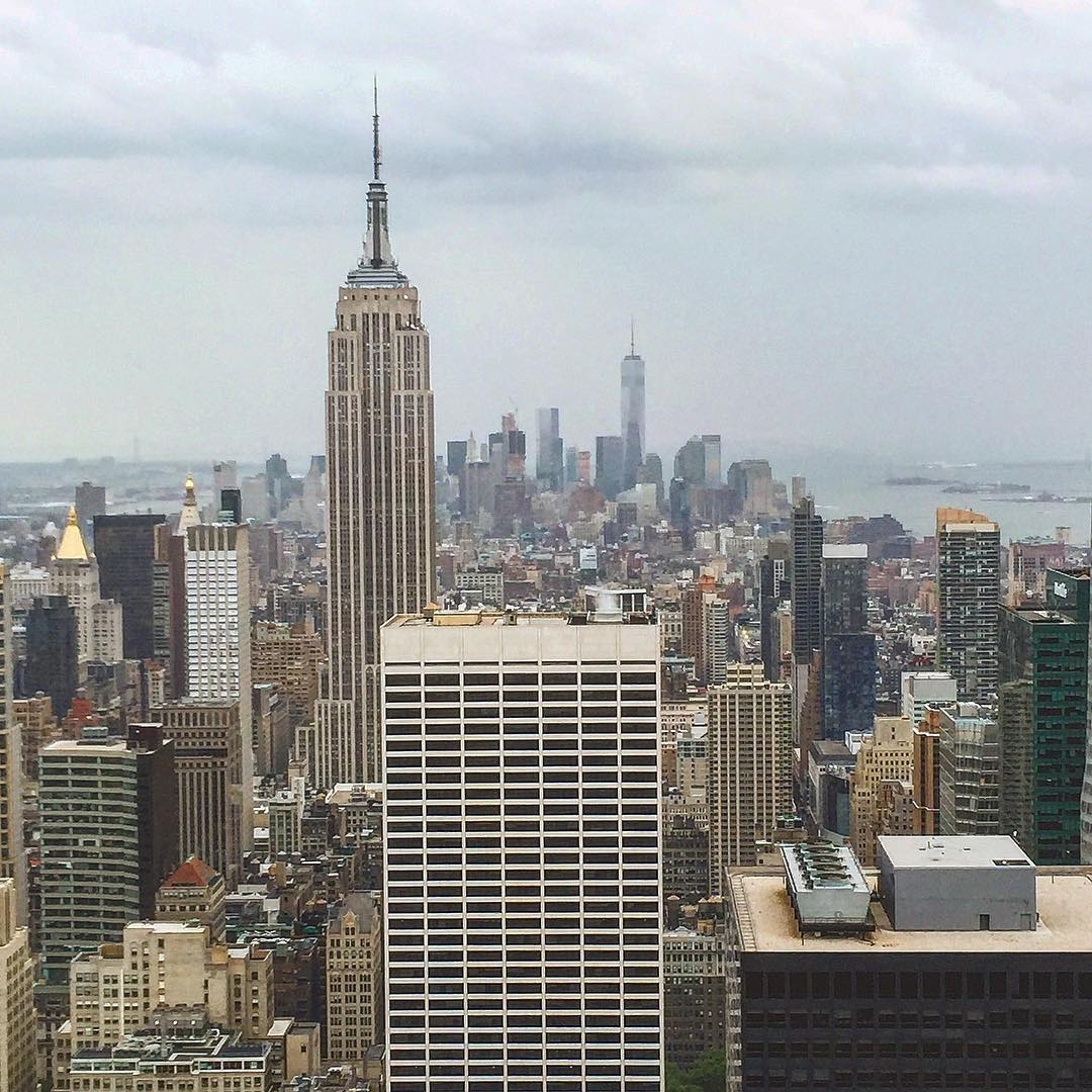 #NYC – your #urbanjungle  #empirestate #iloveny #instagramnyc #instagood #tgif #…