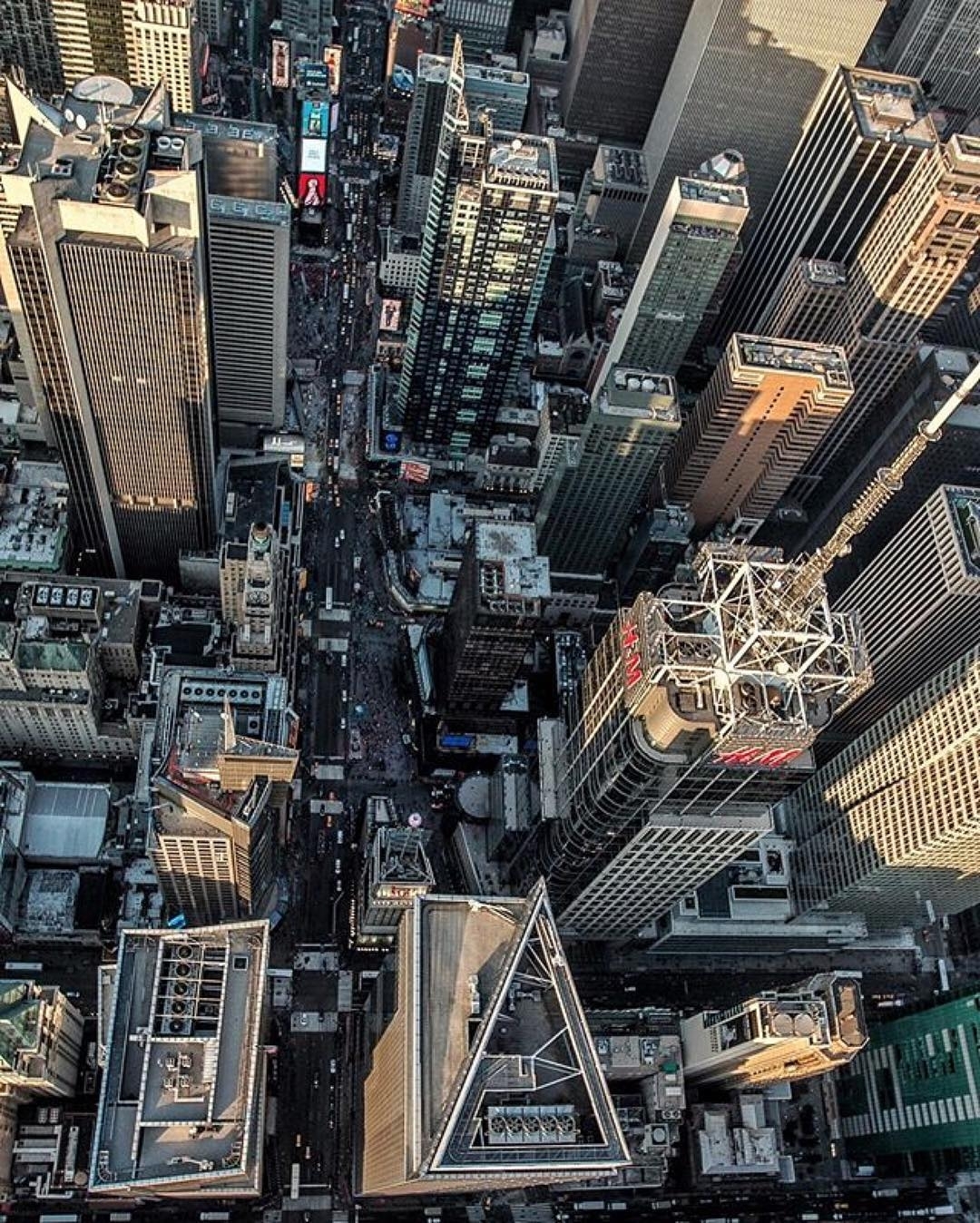 Can you find #bar54 in this #concretejungle thanks @xtramoney for sharing your #…