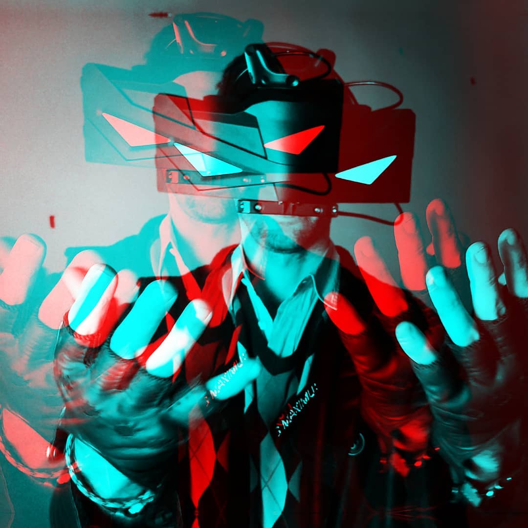 Explore the future, play games and see art, all in #VirtualReality @jumpintothel…