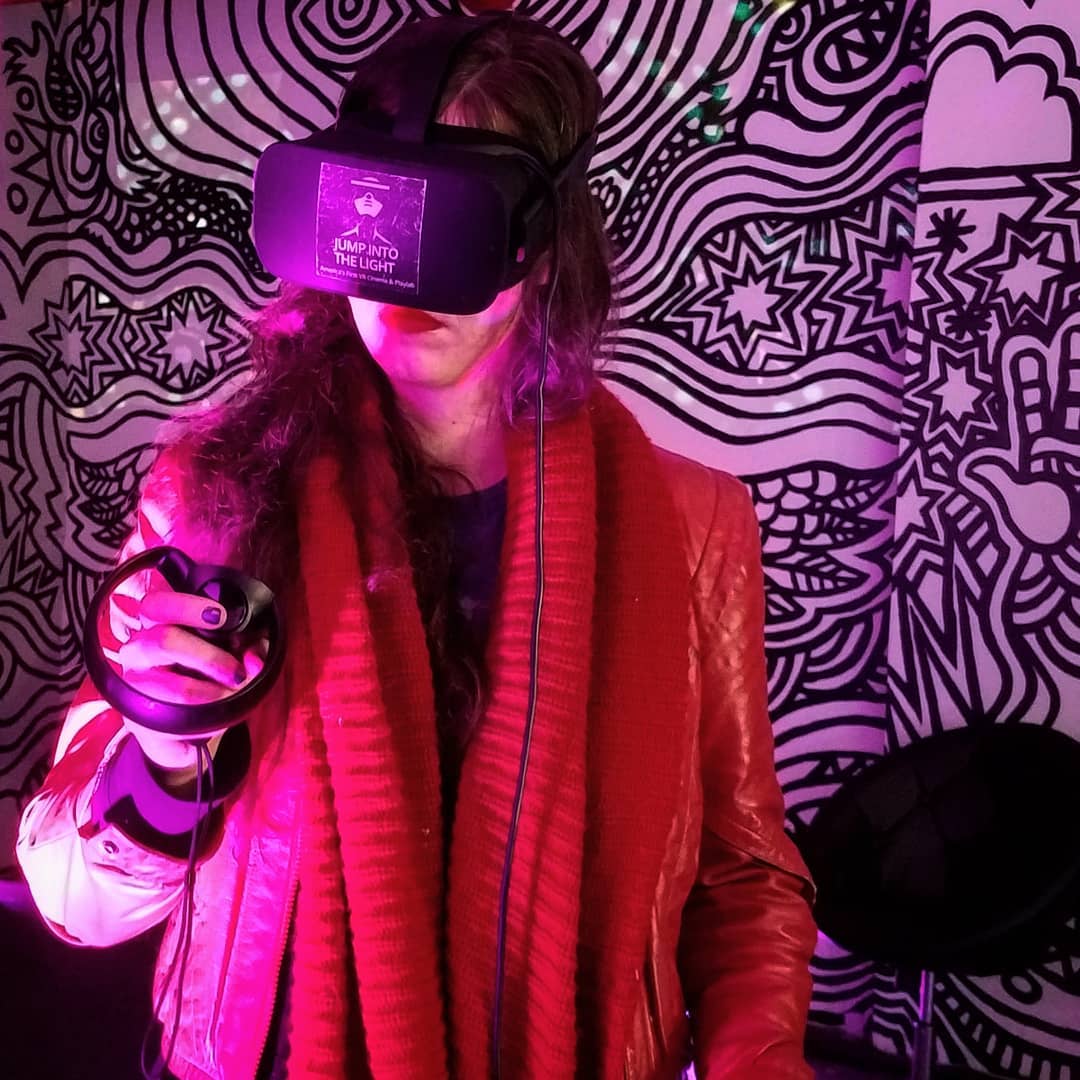 Experience Virual Reality games and art this weekend @jumpintothelightnow
.
East…