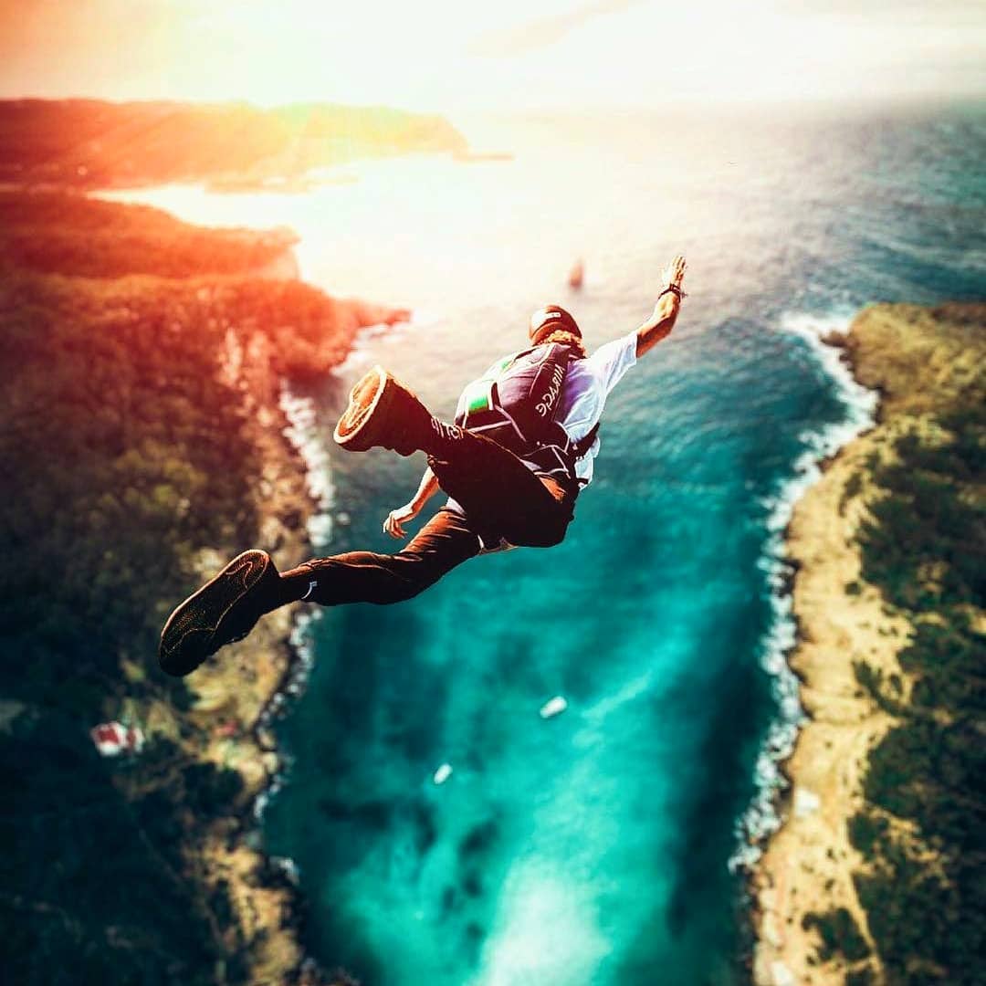 Skydive in #VirtualReality today @jumpintothelightnow 
Jump into: Grand Canyon, …