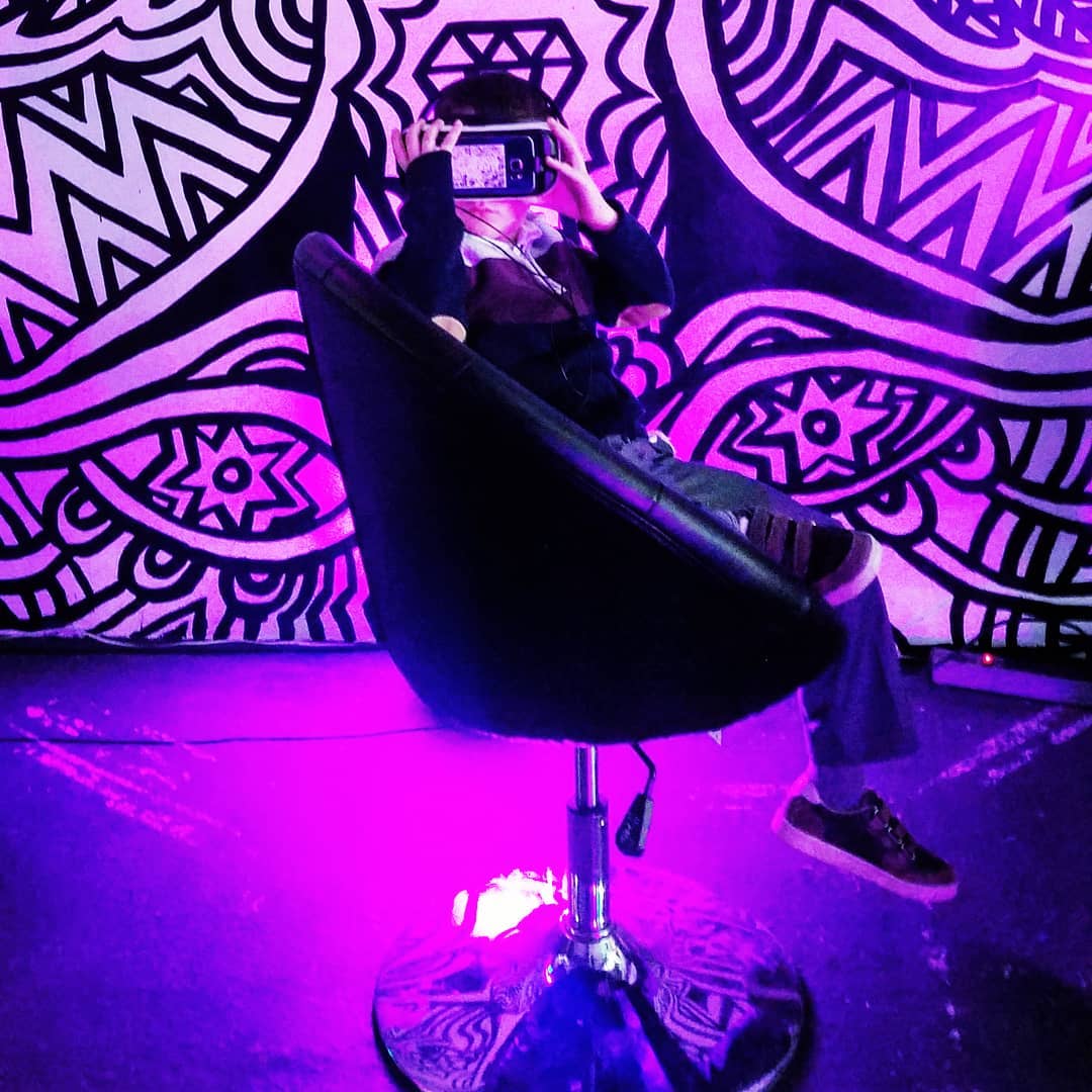 Kids love #VR !! Jump in with your whole family and experience amazing Virtual R…
