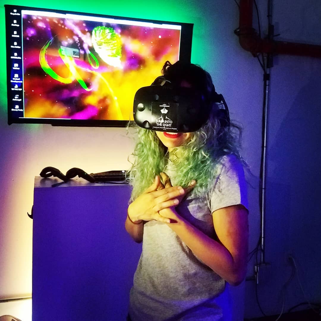 #lostinspace … in Virtual space.
Experience virtual reality art @jumpintotheli…