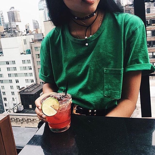 Rooftop drinks to get through the week.
 @sharenaaa…  #rooftopbarsnyc #nyclife #…