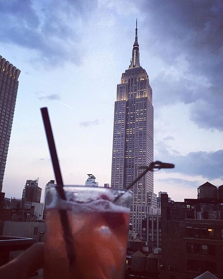 All the way up!
 @natstagrams…  #rooftopbarsnyc #nyclife #nycnightlife…